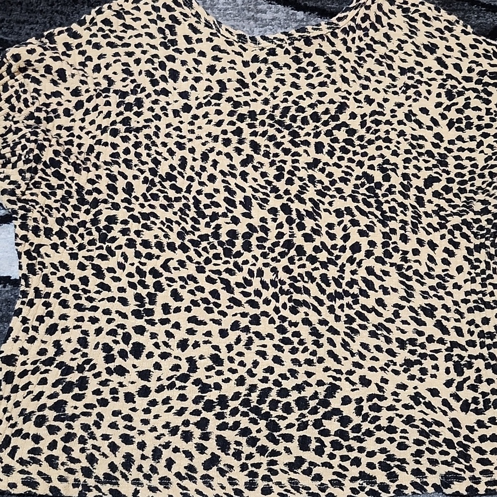 BILLABONG LEOPARD PRINT RIBBED BUTTON-DOWN CROP LONG-SLEEVE TOP - Picture 10 of 13